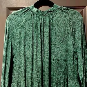 Green prairie style maxi dress. Buttons behind neck. Very flattering!